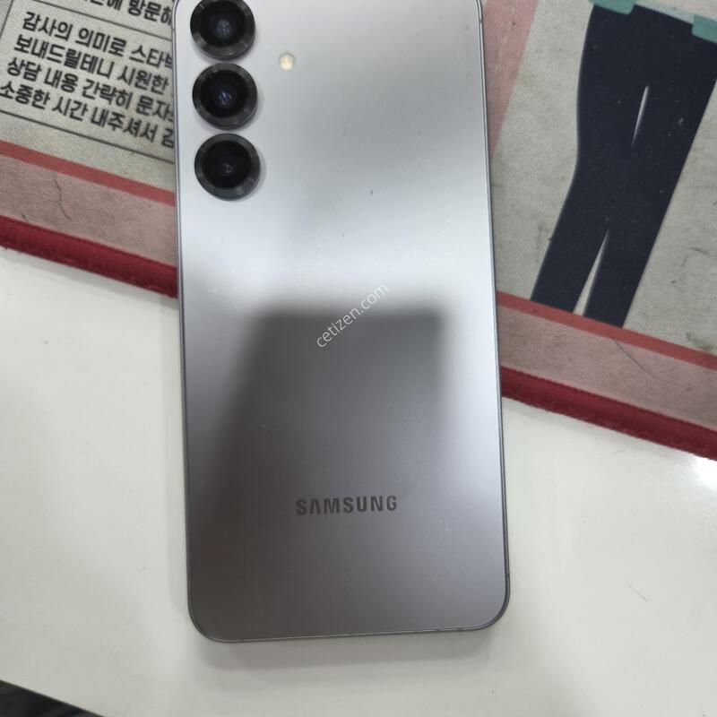 ������ S25 �÷���  �ǹ� ����512�Ⱑ  �Ǹ��մϴ�.