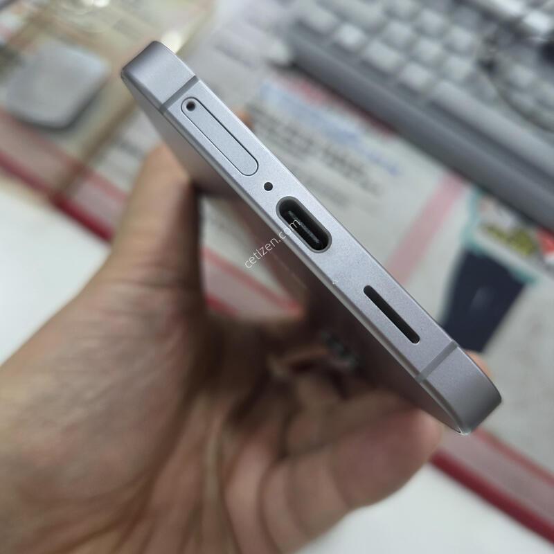 ������ S25 �÷���  �ǹ� ����512�Ⱑ  �Ǹ��մϴ�.