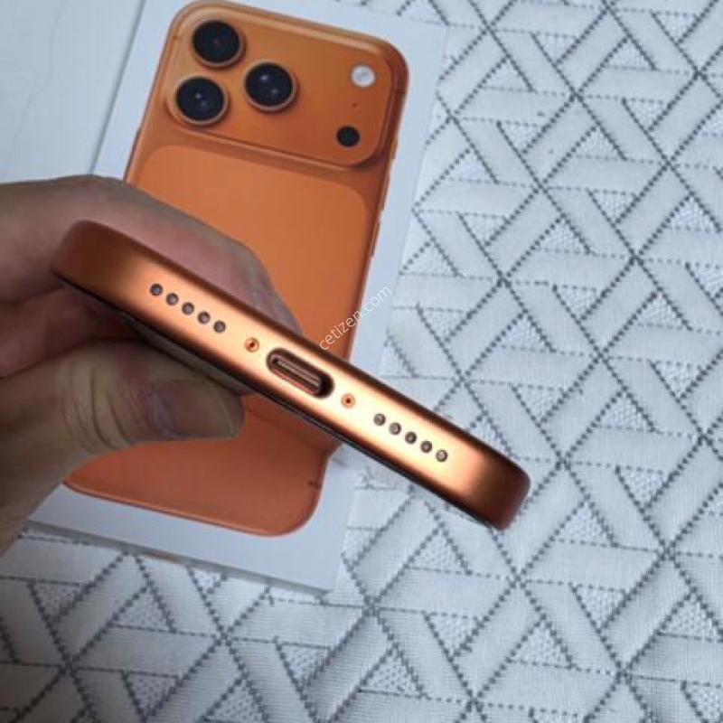 ������ 17pro ���� 256  ������ s��