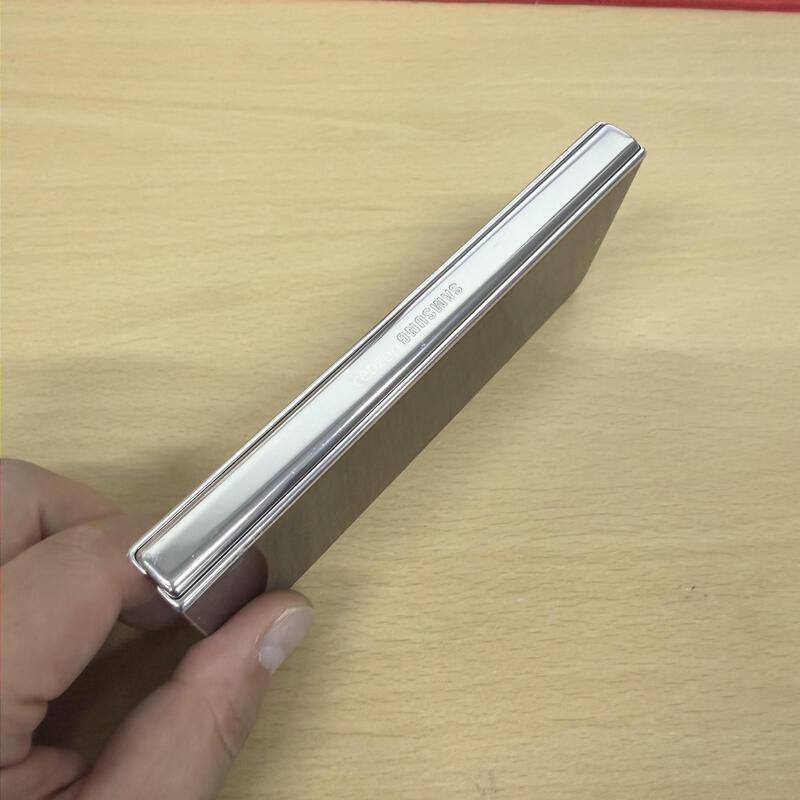 ������Z����4 ������ 512GB