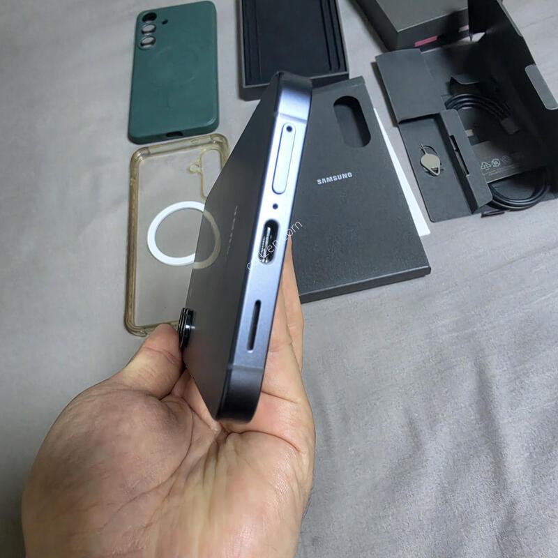 ��ǰ�� ������S25�÷��� �ڱ��� 512gb �ǹ������� �Ǹ��մϴ�.