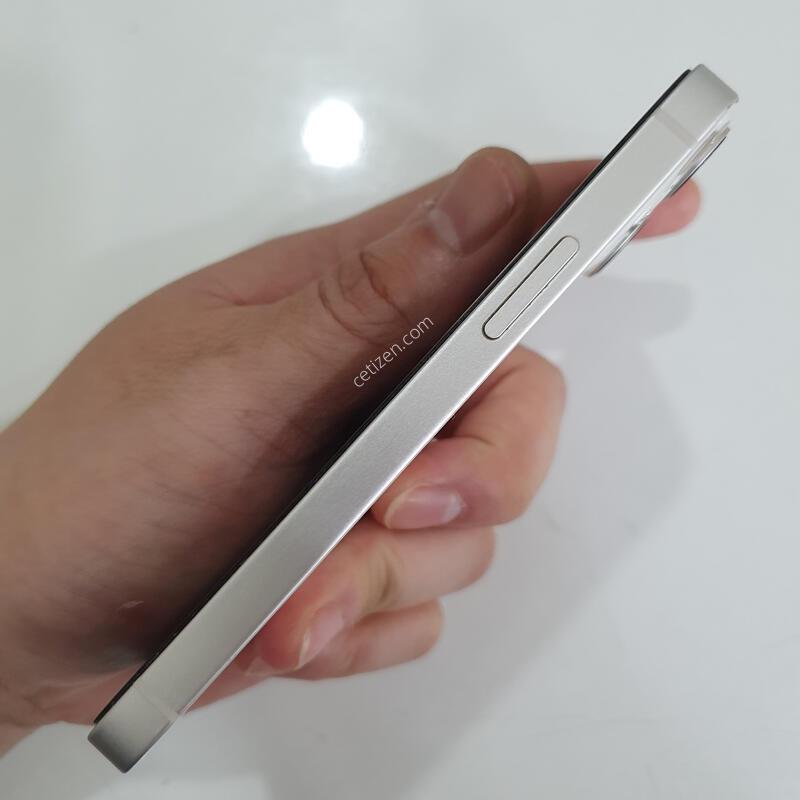 ������13�̴�128G ���ܻ� ���±� �߰��� �����