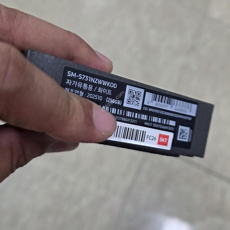S25FE 256GB SK�� Ǯ�ڽ� �Ǹ��մϴ�.