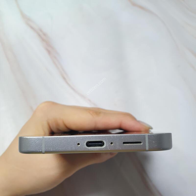 LG ������ S24FE ���� 256G ������ �Ǹ��մϴ�