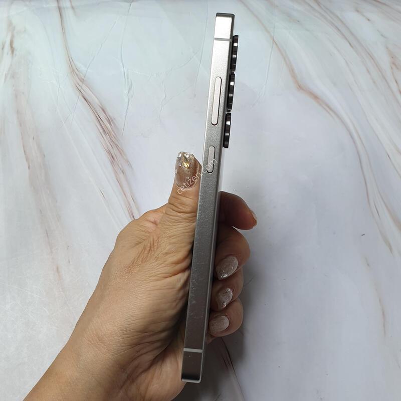 LG ������ S25��Ʈ�� ƼŸ���׷��� 512G S�� �Ǹ��մϴ�