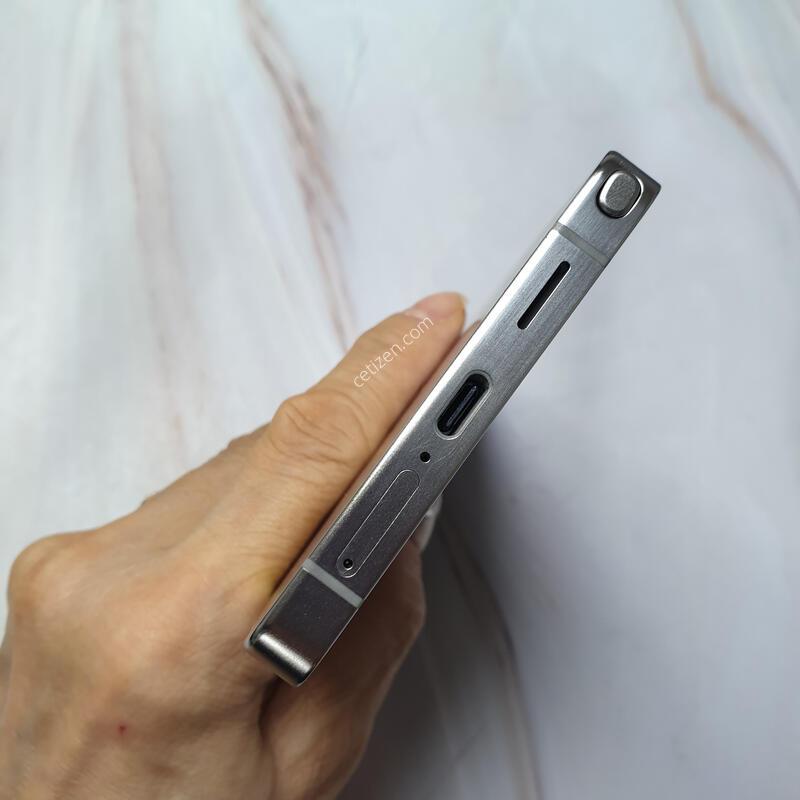 LG ������ S25��Ʈ�� ƼŸ���׷��� 512G S�� �Ǹ��մϴ�