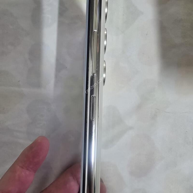 ������S22��Ʈ�� ȭ��Ʈ �Ǹ� �մϴ�