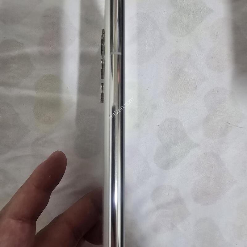 ������S22��Ʈ�� ȭ��Ʈ �Ǹ� �մϴ�
