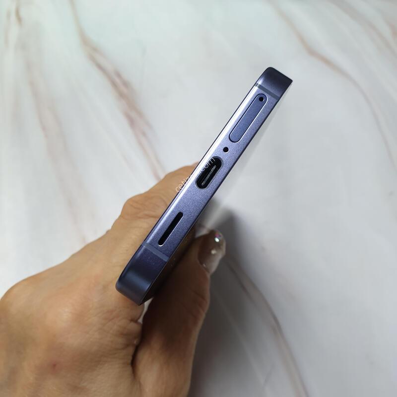 LG ������ S24 ���̿÷� 256G S�� �Ǹ��մϴ�