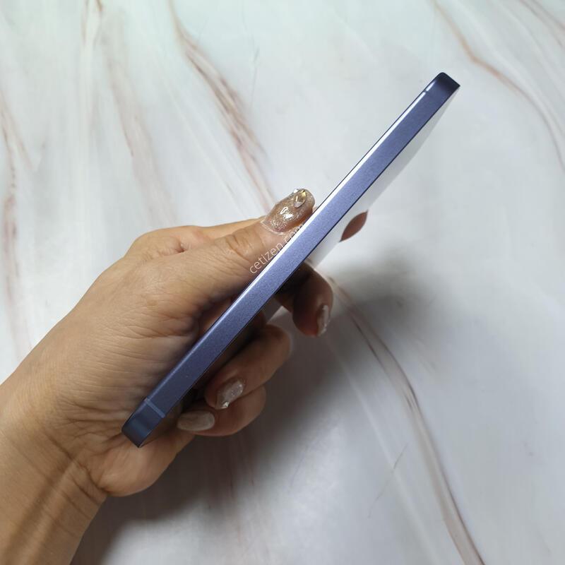 LG ������ S24 ���̿÷� 256G S�� �Ǹ��մϴ�