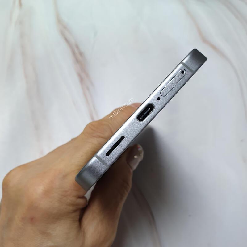 LG ������ S25FE ���� 256G S�� �Ǹ��մϴ�