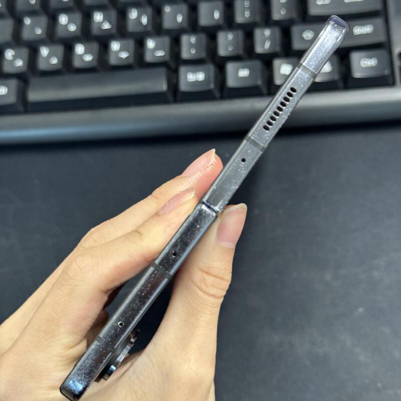 ������ z����5 512