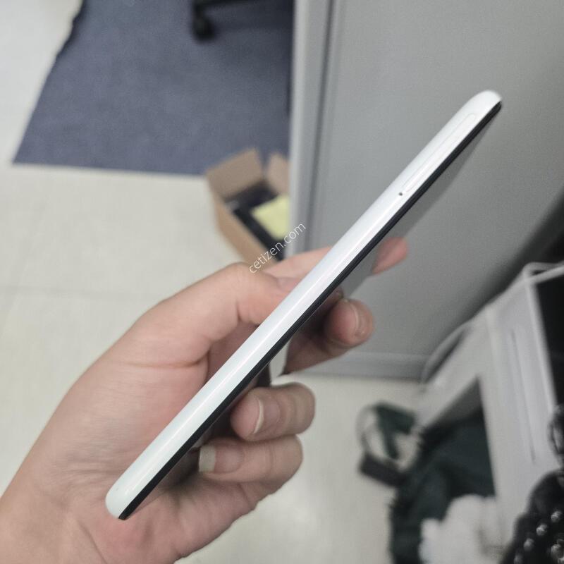 ������ A10E ȭ��Ʈ 32GB ���� S�� ������