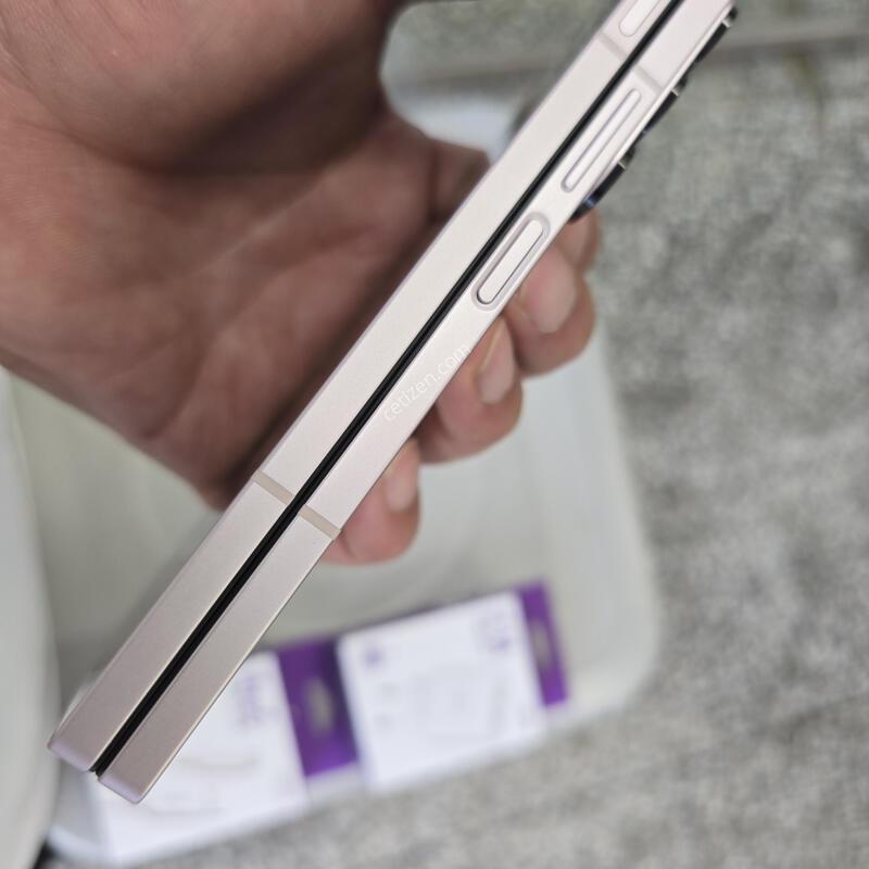 SK ����6(F956) 256G ��ũ���� �������� ����� �˴ϴ�