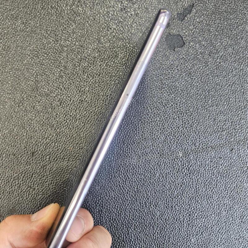 ������ ����V30S �������� �ܸ��� �߰���