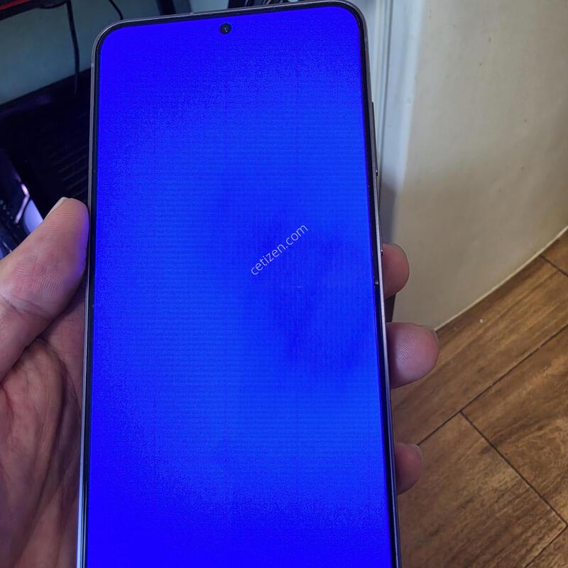 ������s24�÷��� 512gb�˴ϴ�.