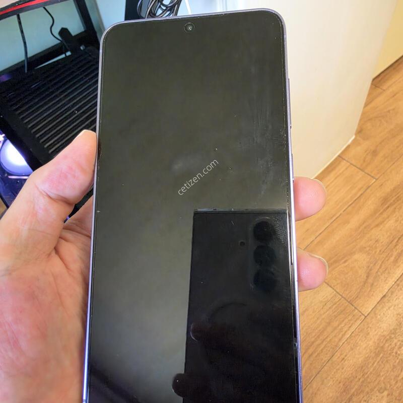 ������s24�÷��� 512gb�˴ϴ�.