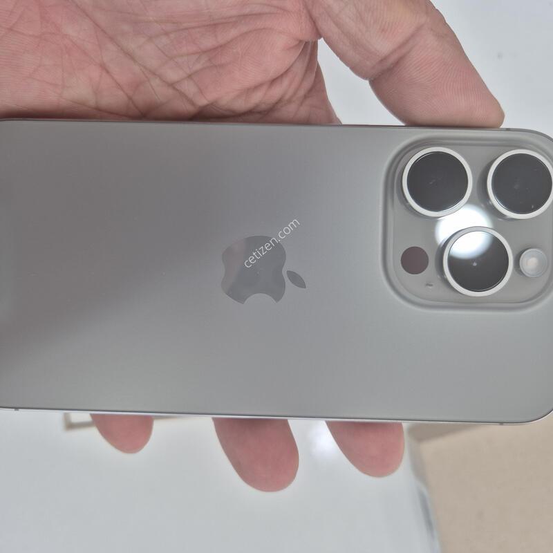 ������ 15 ���� 256GB ���߷� ƼŸ�� ����