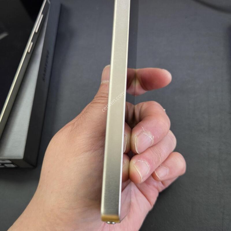 S25 ��Ʈ�� 512 ƼŸ������ SKT�� �������� 3��