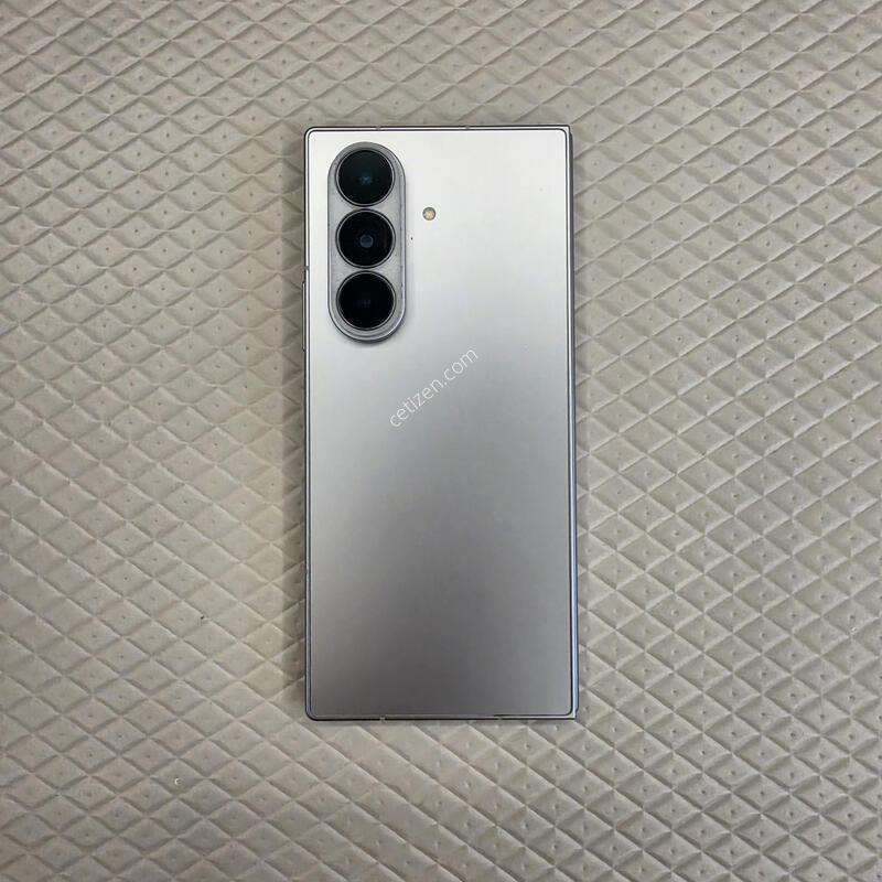 ������ Z����7�ǹ� A�� 256GB SM-F966N �Ǹ� �ڽ� ���� �Ⱦƿ�.