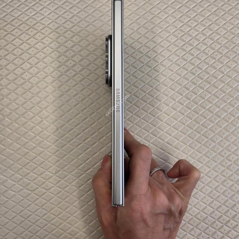 ������ Z����7�ǹ� A�� 256GB SM-F966N �Ǹ� �ڽ� ���� �Ⱦƿ�.