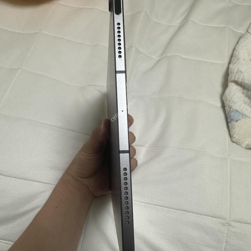 �����е忡�� 64GB Wi-Fi + Cellular