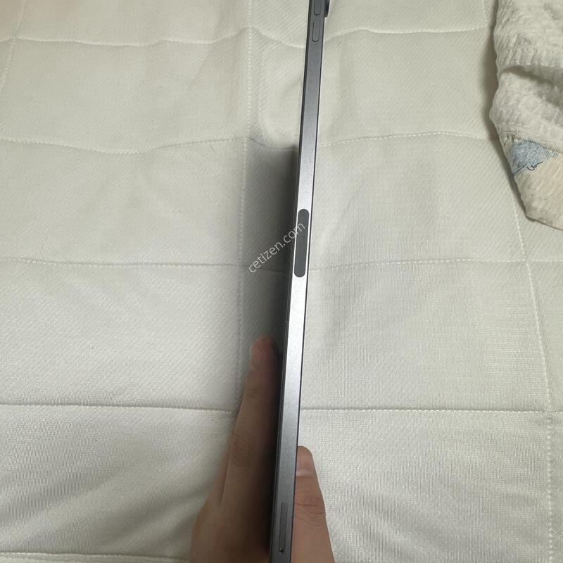 �����е忡�� 64GB Wi-Fi + Cellular