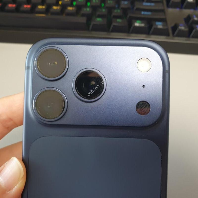 ������17 ���� / 256GB / ������ / ���͸����� 99%