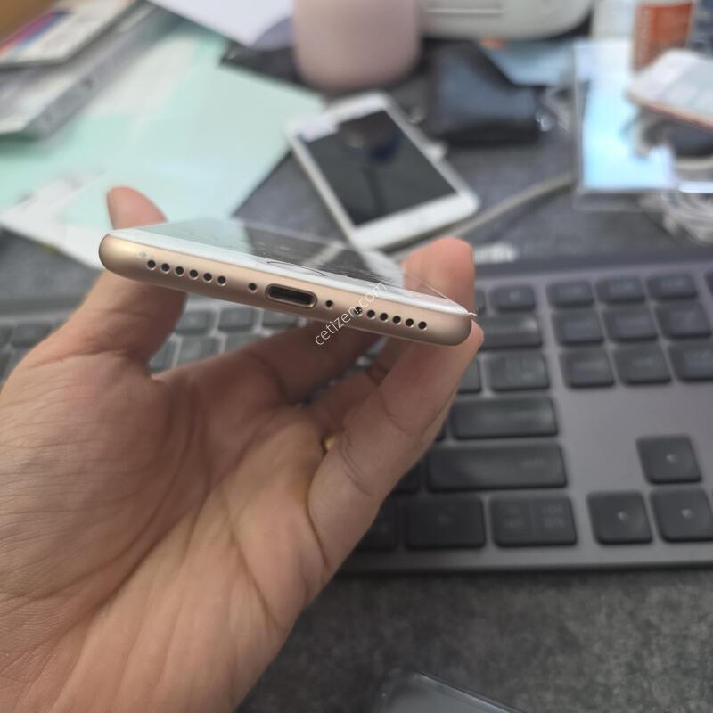 (761)������8 256