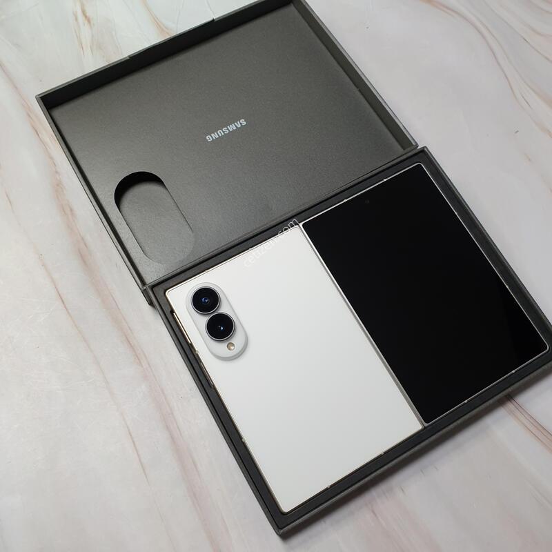 SK ������ Z����8 ���̵� ũ�� 256G �̻�� S�� Ǯ�ڽ� �Ǹ�