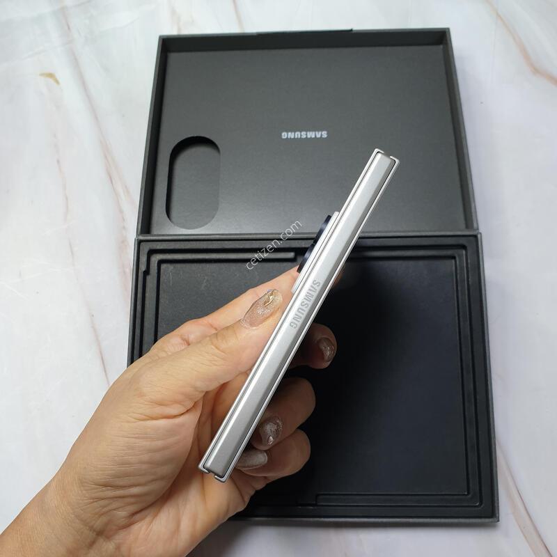 SK ������ Z����8 ���̵� ũ�� 256G �̻�� S�� Ǯ�ڽ� �Ǹ�