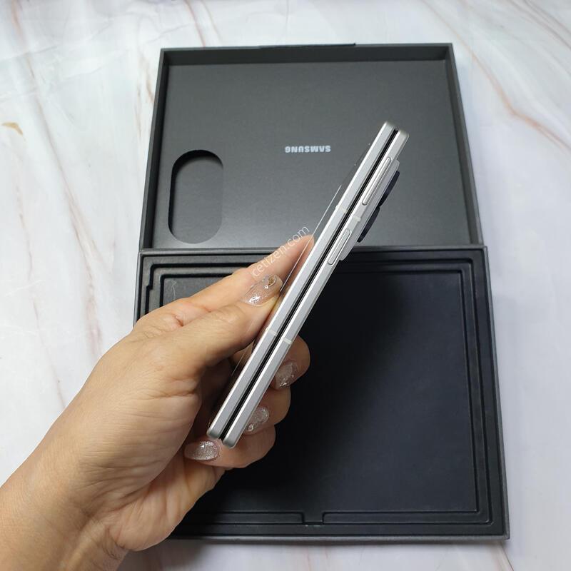 SK ������ Z����8 ���̵� ũ�� 256G �̻�� S�� Ǯ�ڽ� �Ǹ�