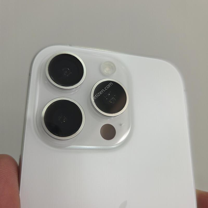 ������ 16���� 256GB ȭ��Ʈ