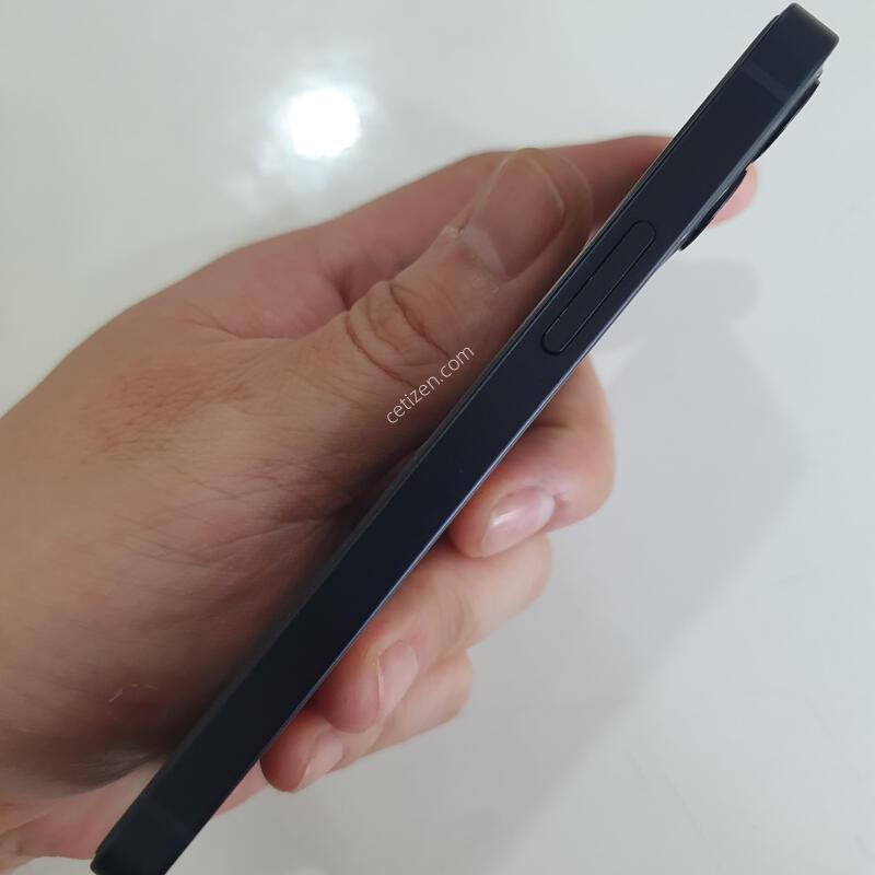 ������12�̴�64G ���ܻ� ���±� �߰��� �����