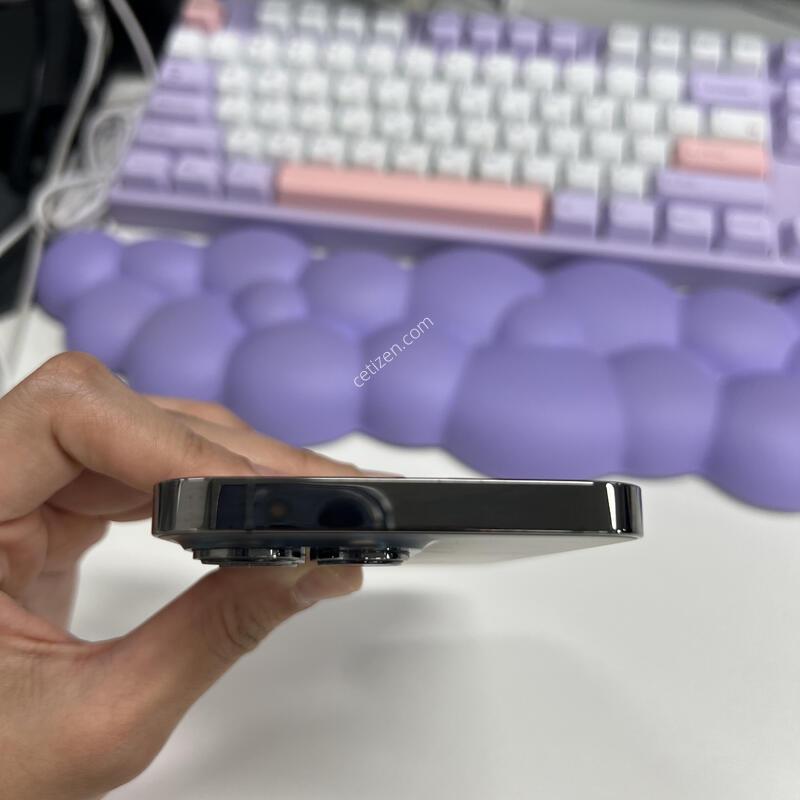 ������13���� 256GB �׷�����Ʈ �Ǹ��մϴ�.