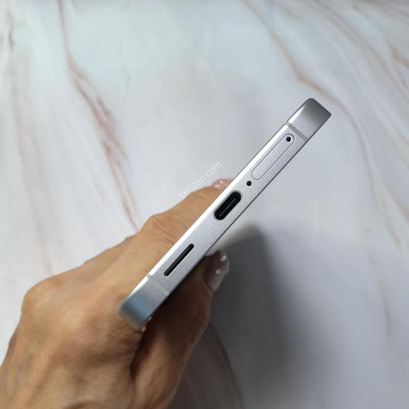 LG ������ S25FE ȭ��Ʈ 256G S�� �Ǹ��մϴ�