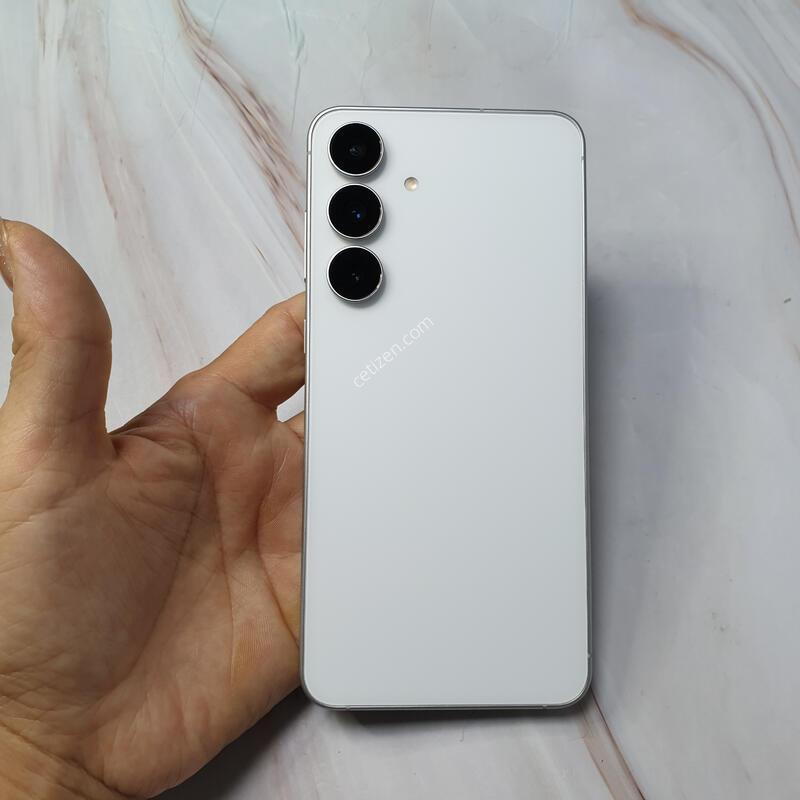 LG ������ S25FE ȭ��Ʈ 256G S�� �Ǹ��մϴ�