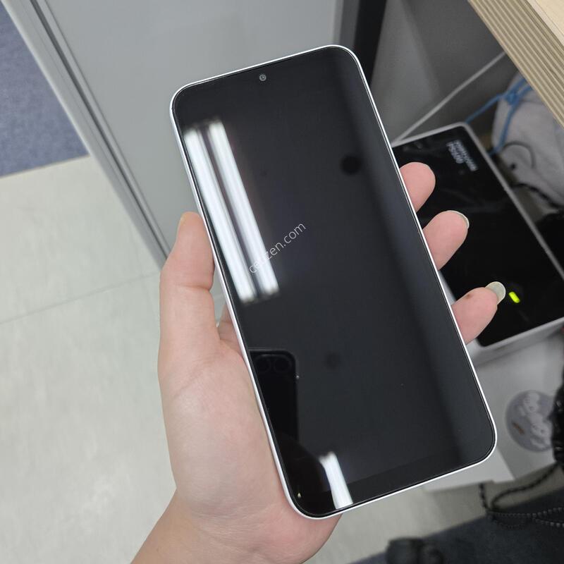 ������ ����3 ȭ��Ʈ 128GB �����������ܻ�