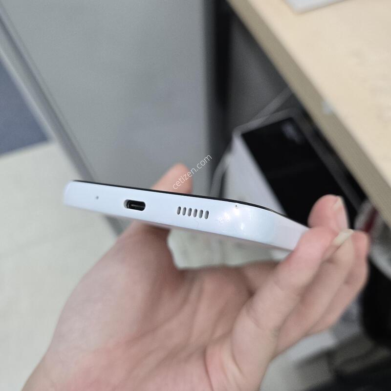 ������ ����3 ȭ��Ʈ 128GB �����������ܻ�