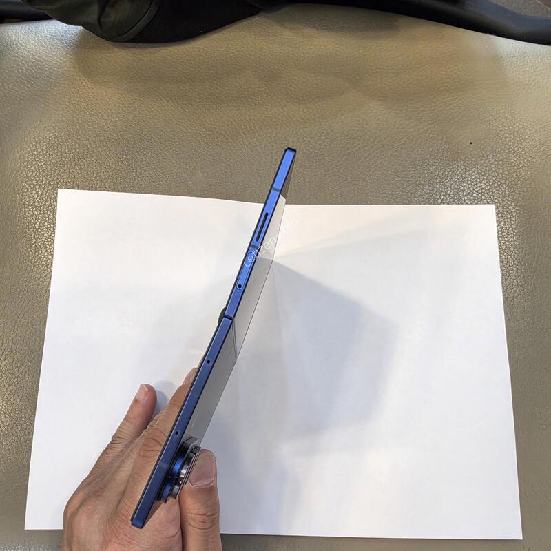 ����7  ����