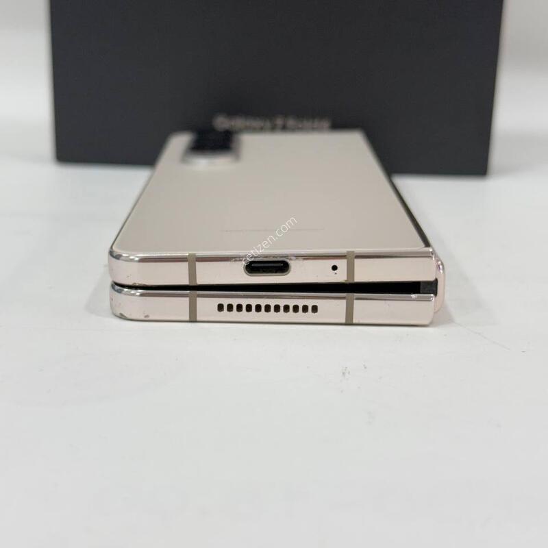 ������Z����4 ������ 256GB Y2221