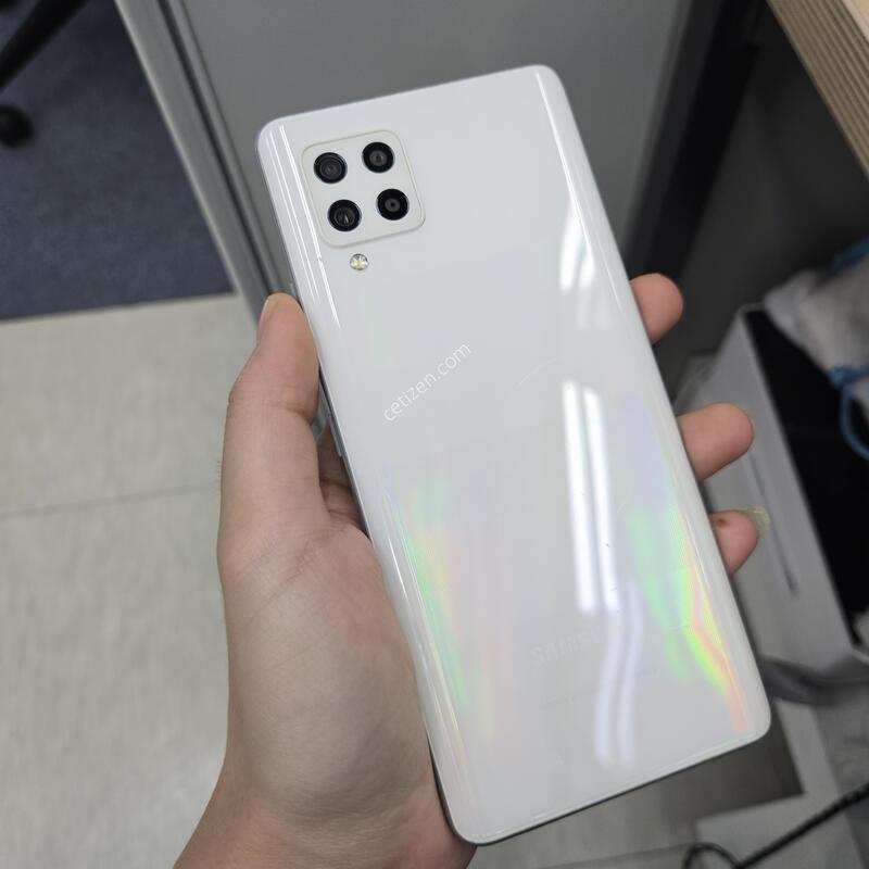 ������ A42 ȭ��Ʈ 128GB �ܰ������ܻ��� ������