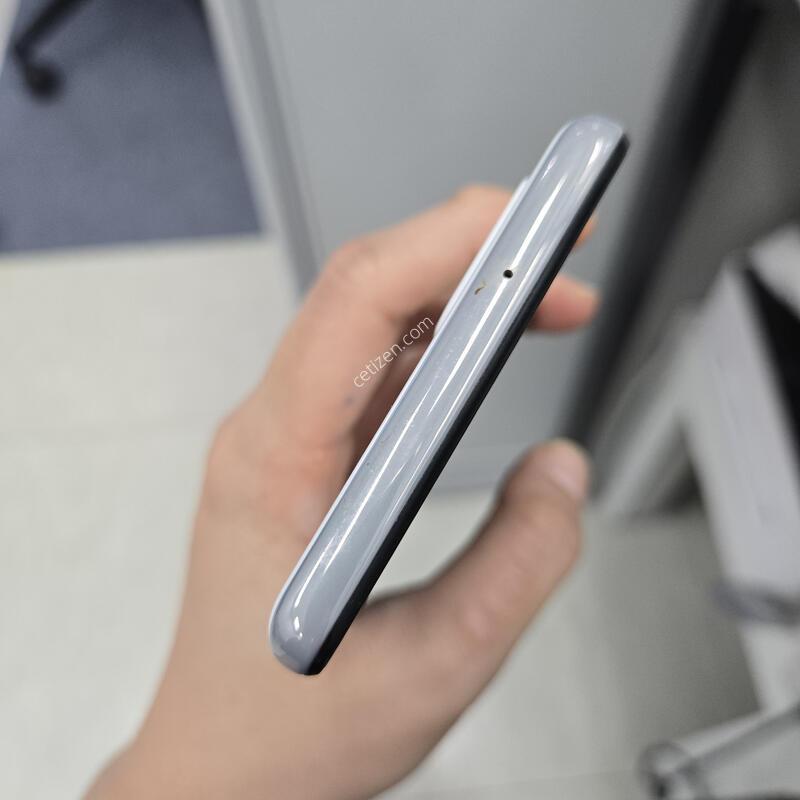 ������ A42 ȭ��Ʈ 128GB �ܰ������ܻ��� ������