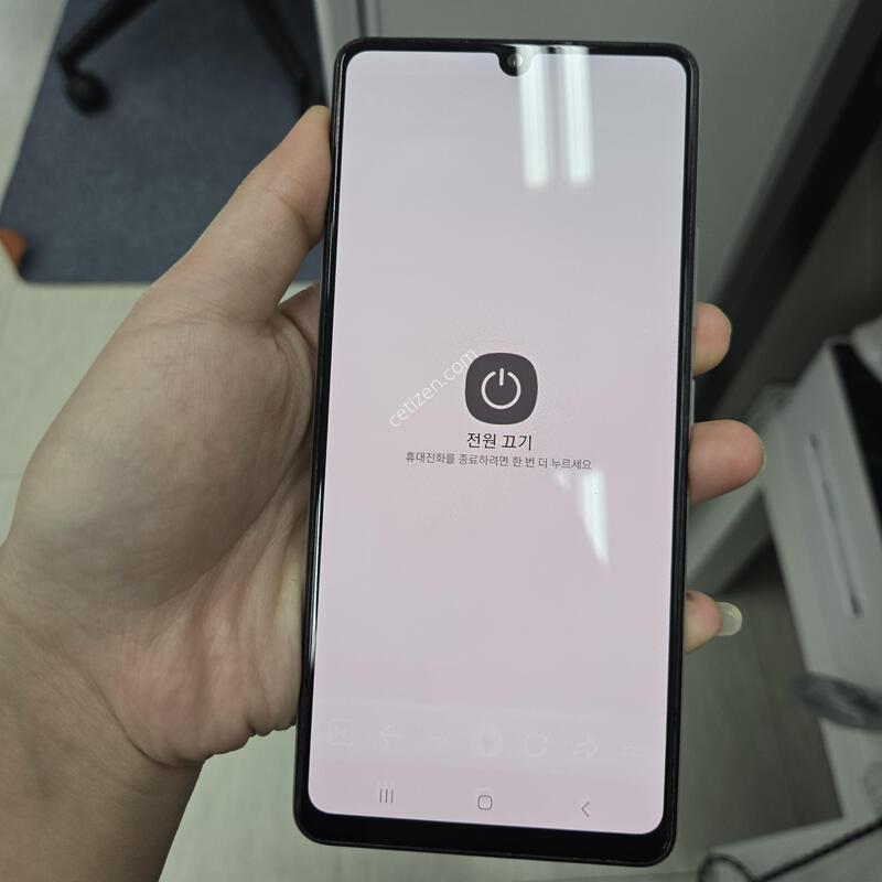 ������ A42 ȭ��Ʈ 128GB �ܰ������ܻ��� ������
