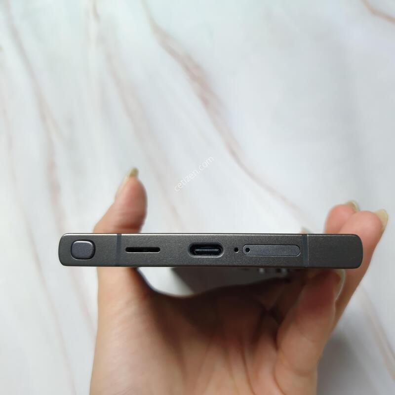 SK ������ S24��Ʈ�� ƼŸ������ 256G A�� �Ǹ��մϴ�