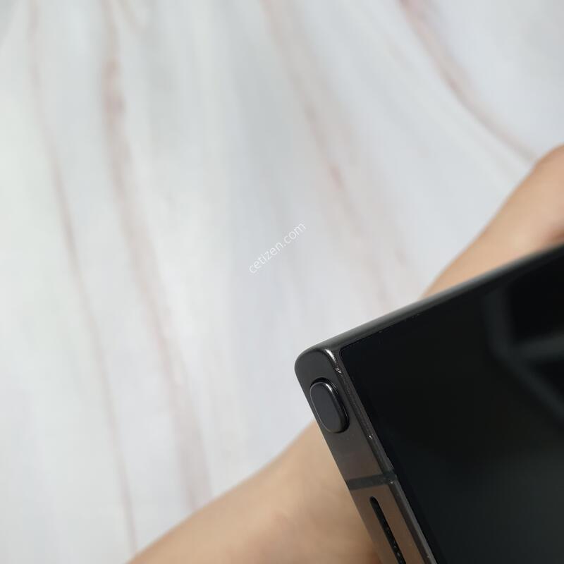 SK ������ S24��Ʈ�� ƼŸ������ 256G A�� �Ǹ��մϴ�