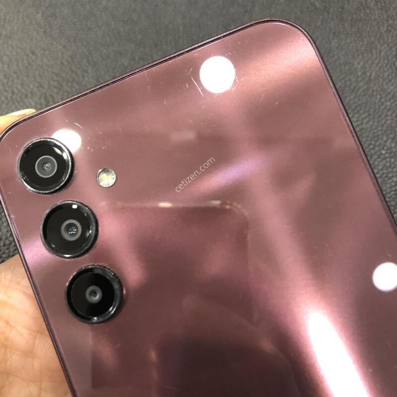 ������A24 ��ũ����,�ܰ� ����� �ֻ�,���� ���⽺,�׵θ� ƯA��