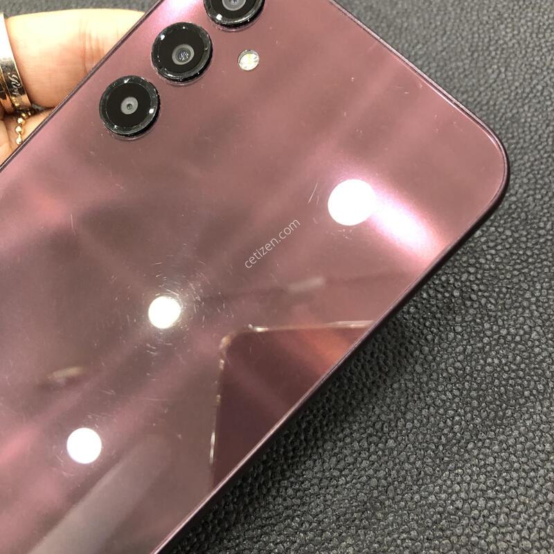 ������A24 ��ũ����,�ܰ� ����� �ֻ�,���� ���⽺,�׵θ� ƯA��