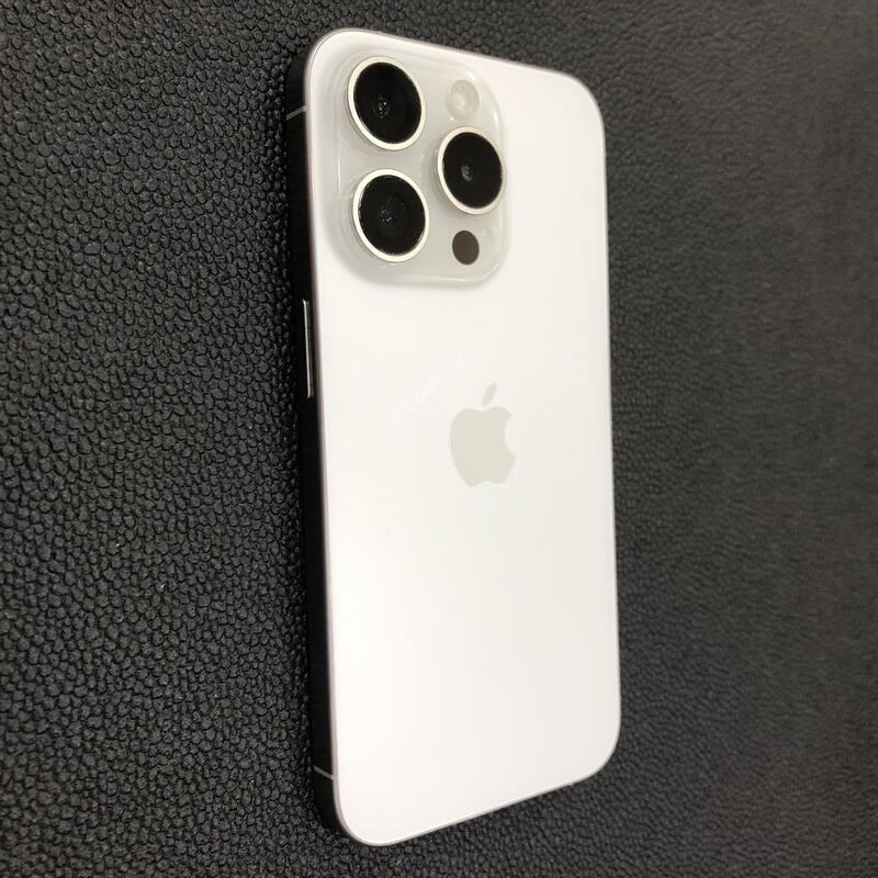 ������15���� ȭ��Ʈ 256G,S��,���͸����� 88%