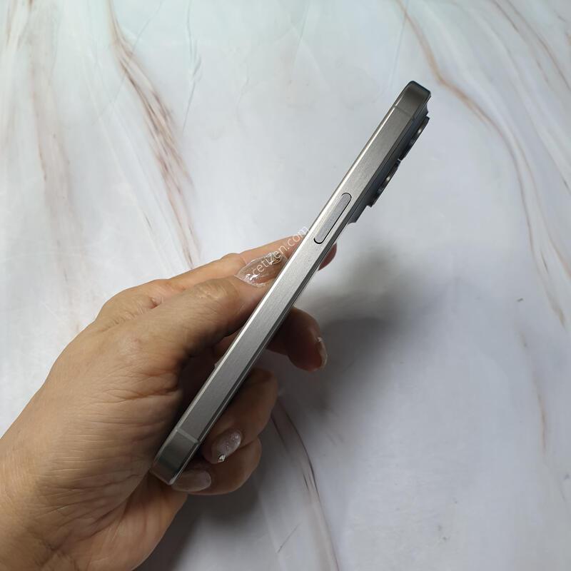 ������15���� ���߷�ƼŸ�� 256G S�� �Ǹ��մϴ�